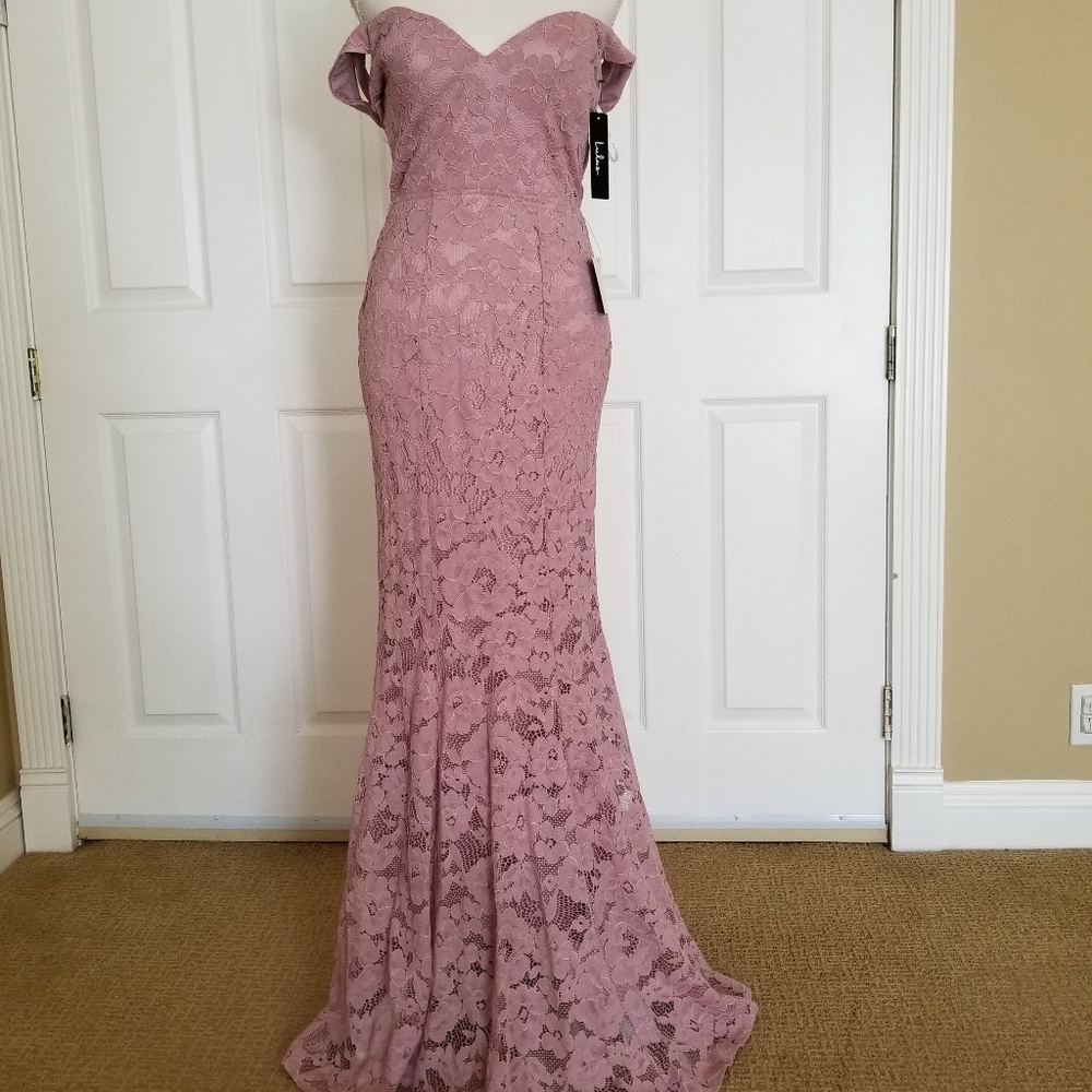 *SOLD* NWT LULUS LACE MAXI DRESS - Picture 4 of 6